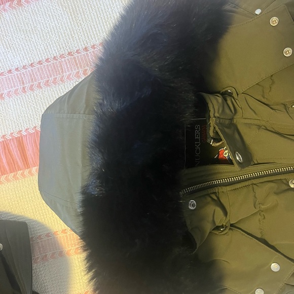 Moose Knuckles boys jacket amazing condition - Picture 3 of 7